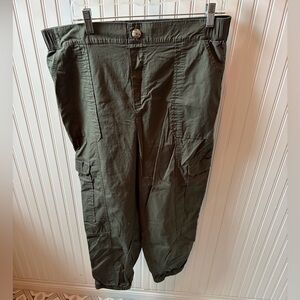 2x reitmans cargo capris